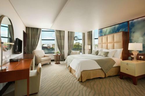 Hilton Windhoek - image 2