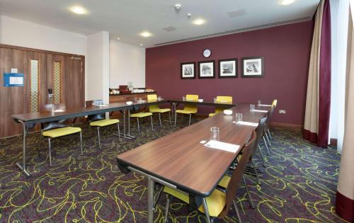 Hampton by Hilton Luton Airport