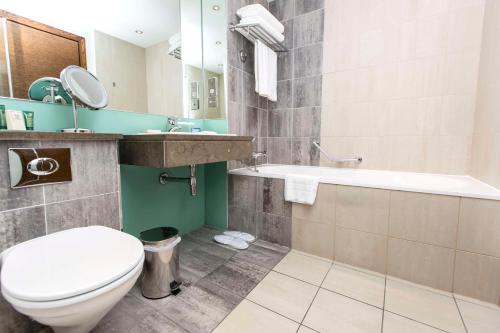 Hilton London Canary Wharf - image 13