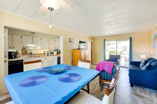 Sunny Florida Condo 4 Mi to Gulf Islands Seashore