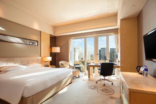 Hilton Dalian Room Type - Standard King Room