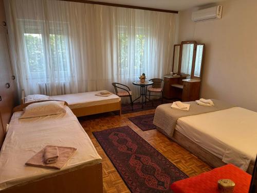 Room Maja – khách sạn tại Gomiljani