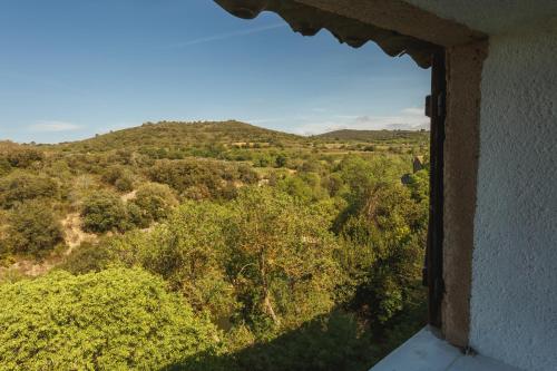 Cosy Apartment in Ancient Gabian with Beautiful River and Vineyard Views