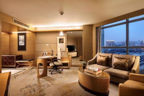 room detail thumbnail 1