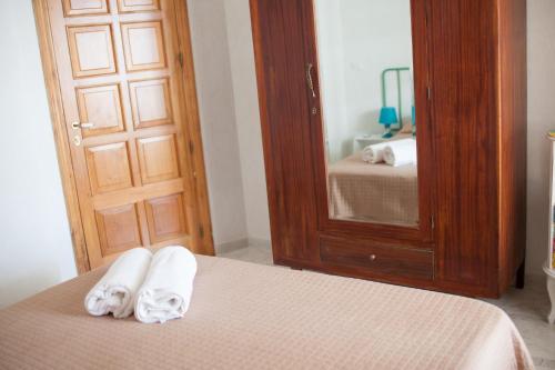 Double Room with Balcony and Sea View image 5