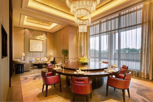 DoubleTree By Hilton Ningbo Beilun, Нинбо (фото 5)