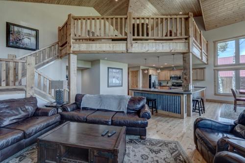 B&B Lead - Holy Terror Chalet at Terry Peak - Bed and Breakfast Lead