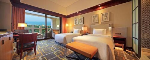 2 twin beds