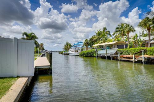 Palmetto Waterfront Vacation Rental with Boat Dock! in Palmetto