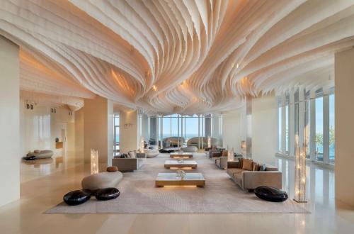 Lobby, Hilton Pattaya in Pattaya Beach Road