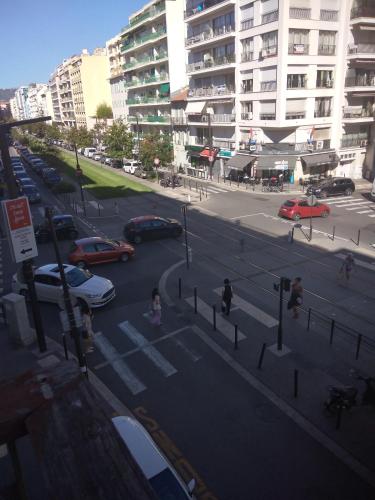 Charmant F1 près tramway et plage