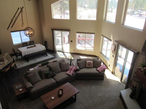 Meadow View Haven in Big Bear Lake, USA