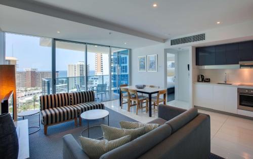 Hilton Surfers Paradise Hotel & Residences_1_image