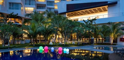 Exterior view, DoubleTree Resort by Hilton Penang in Batu Ferringhi