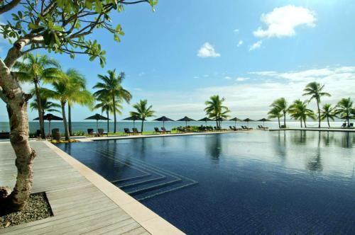 Hilton Fiji Beach Resort and Spa