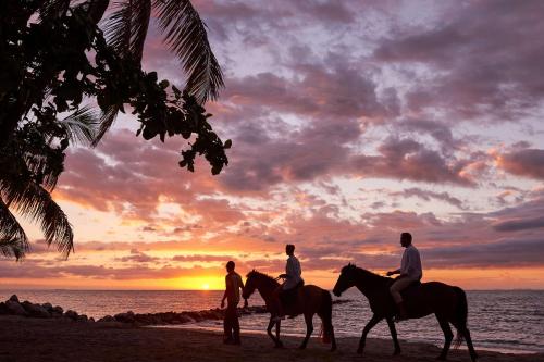 DoubleTree by Hilton Fiji - Sonaisali Island