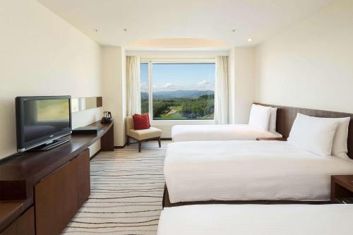 Deluxe Family Twin Room with Mount Yotei View