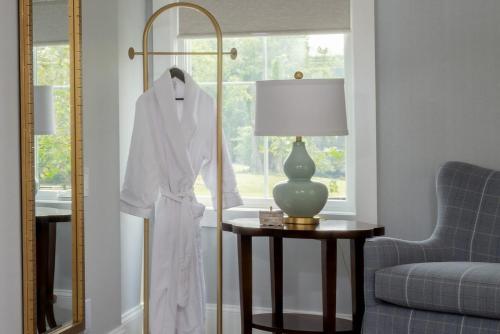 The Oaks Waterfront Inn - image 6