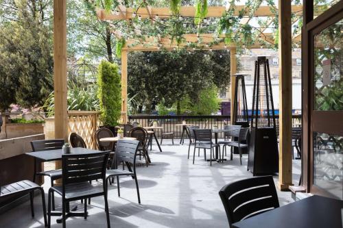 DoubleTree by Hilton Bath - image 9