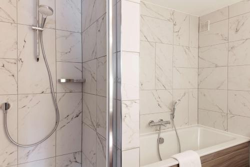 DoubleTree by Hilton Bath - image 6