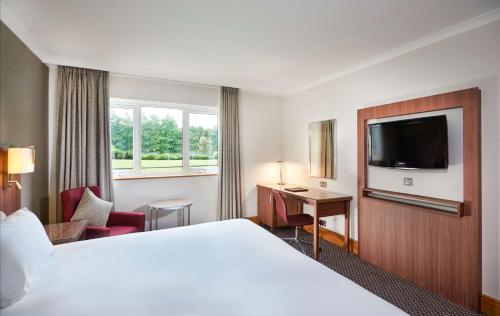 DoubleTree by Hilton Coventry - image 8