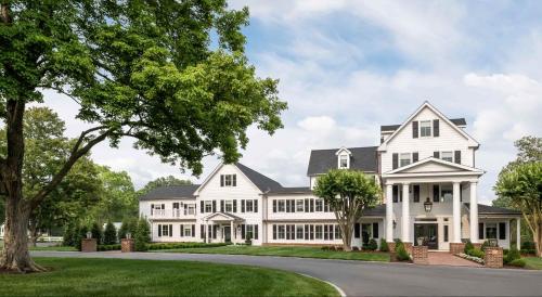 The Oaks Waterfront Inn - main image