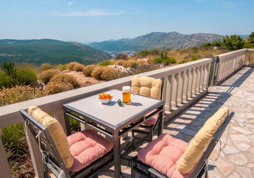 Luxury Villa Lule with private pool near Dubrovnik in Ivanica