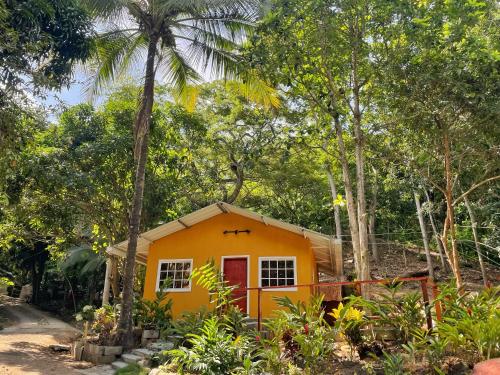 2 bedrooms, 4 beds