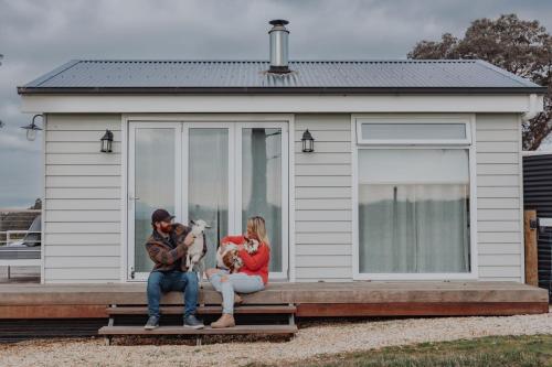 المنظر الخارجي, Gumnut Cottage Gippsland - Tiny Eco Stay w King Bed & Mountain Views in Heyfield