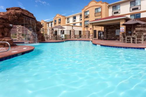 Holiday Inn Express Hotel & Suites Moab, an IHG Hotel