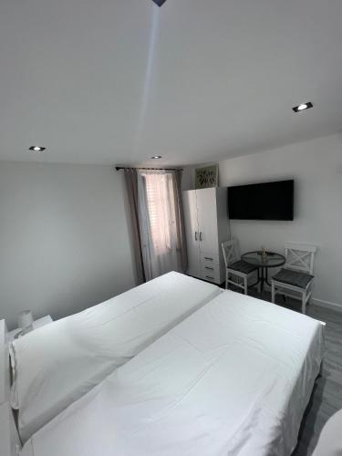 Volta Room