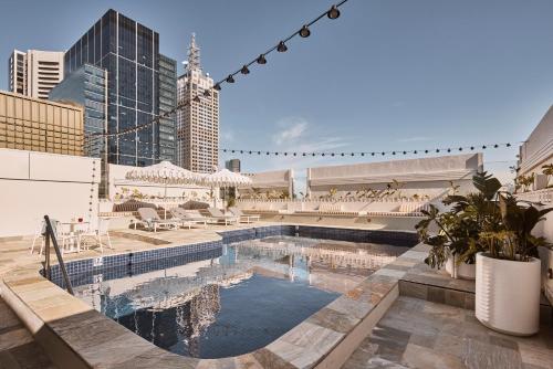 Úszómedence, Rydges Melbourne near Királyi Kiállítás Épület