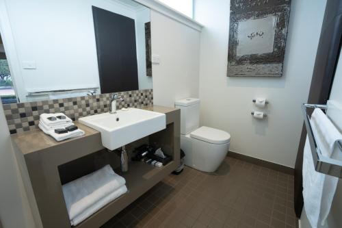 Sovereign Park Motor Inn Room Type - Standard Double Room