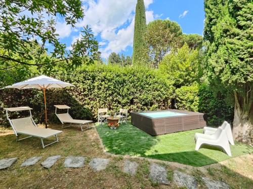  Stylish Florentine VILLA in the City with POOL Plus in 50123 Florenz