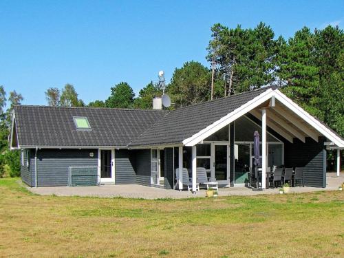  10 person holiday home in R dby in Rødby