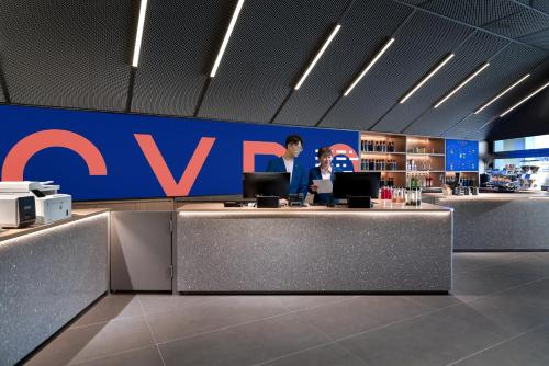 CYBO Station SSAW Shangpin Hotel Luohu Shenzhen