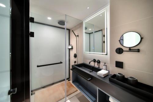 CYBO Station SSAW Shangpin Hotel Luohu Shenzhen