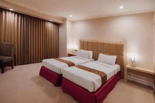 Surabaya Suites Hotel Powered by Archipelago