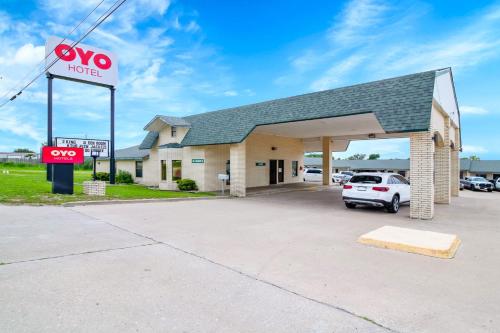 OYO Hotel Three Rivers TX US-281