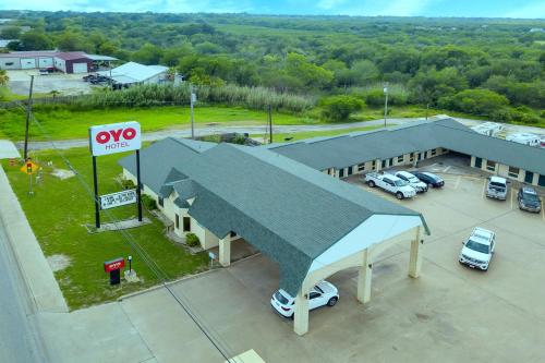 OYO Hotel Three Rivers TX US-281