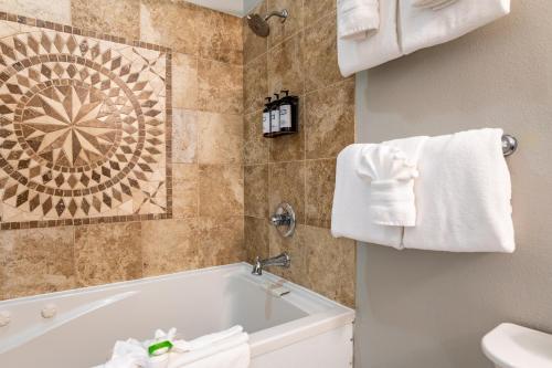 Inn at the Prom Oceanfront - image 10