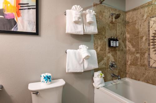 Inn at the Prom Oceanfront - image 6