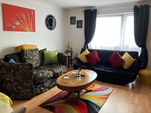 Dundee City Waterfront, 2 Bedroom 2 Bathroom Apartment - short walk to V and A, Bus & Train Stations