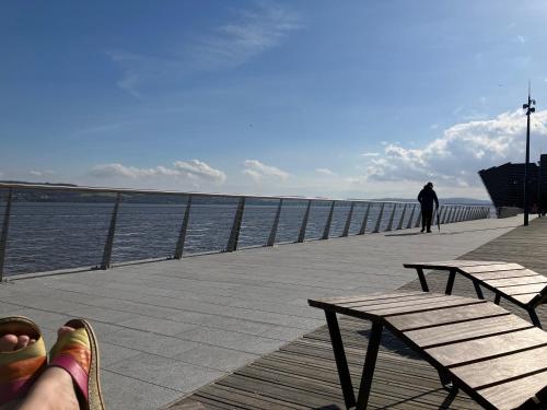 Dundee City Waterfront, 2 Bedroom 2 Bathroom Apartment - short walk to V and A, Bus & Train Stations