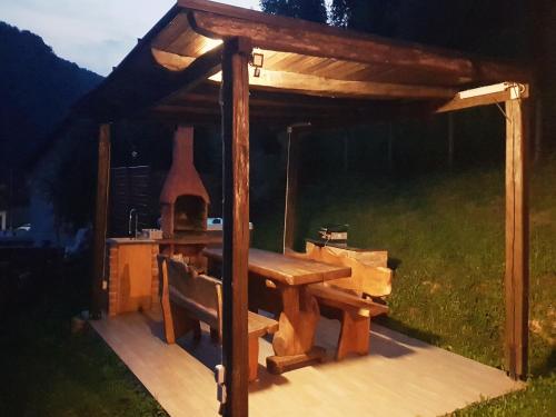 Balkons/terase, Tradicionalna zagorska drvena kuća Stara murva (Tradicionalna zagorska drvena kuca Stara murva) in Tuheļske Topļice