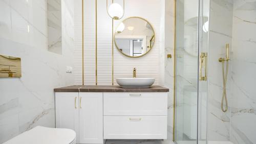One-Bedroom Apartment image 2