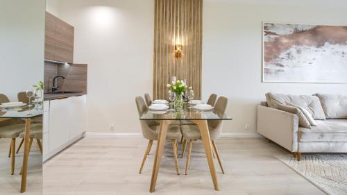 One-Bedroom Apartment image 6