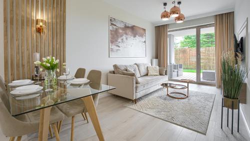 One-Bedroom Apartment image 7