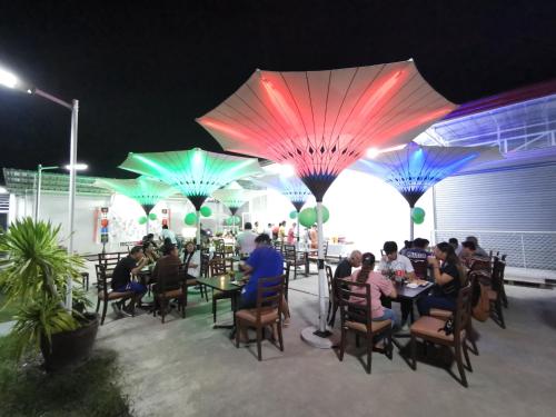 ห้องอาหาร, E&R Airport Hotel in ดูมาเกเต