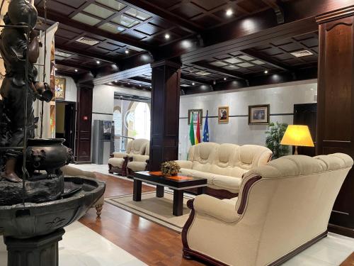 共用Lounge/電視區, 拉薩卡西阿斯酒店 (Hotel Las Acacias) in 普恩特格尼爾